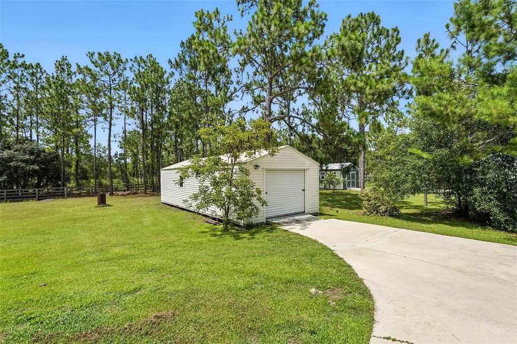 Image 39 of property listing at 2238 COUNTY ROAD 243C, Wildwood, FL 34785