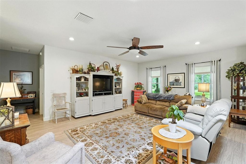 Image 9 of property listing at 2238 COUNTY ROAD 243C, Wildwood, FL 34785