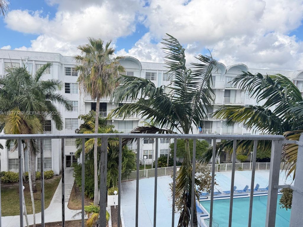 494 NW 165th St Rd C-504, Miami, FL 33169