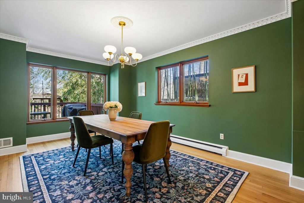 Image 10 of property listing at 6317 POE RD, Bethesda, MD 20817