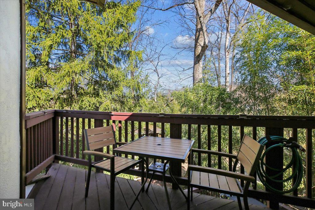 Image 19 of property listing at 6317 POE RD, Bethesda, MD 20817