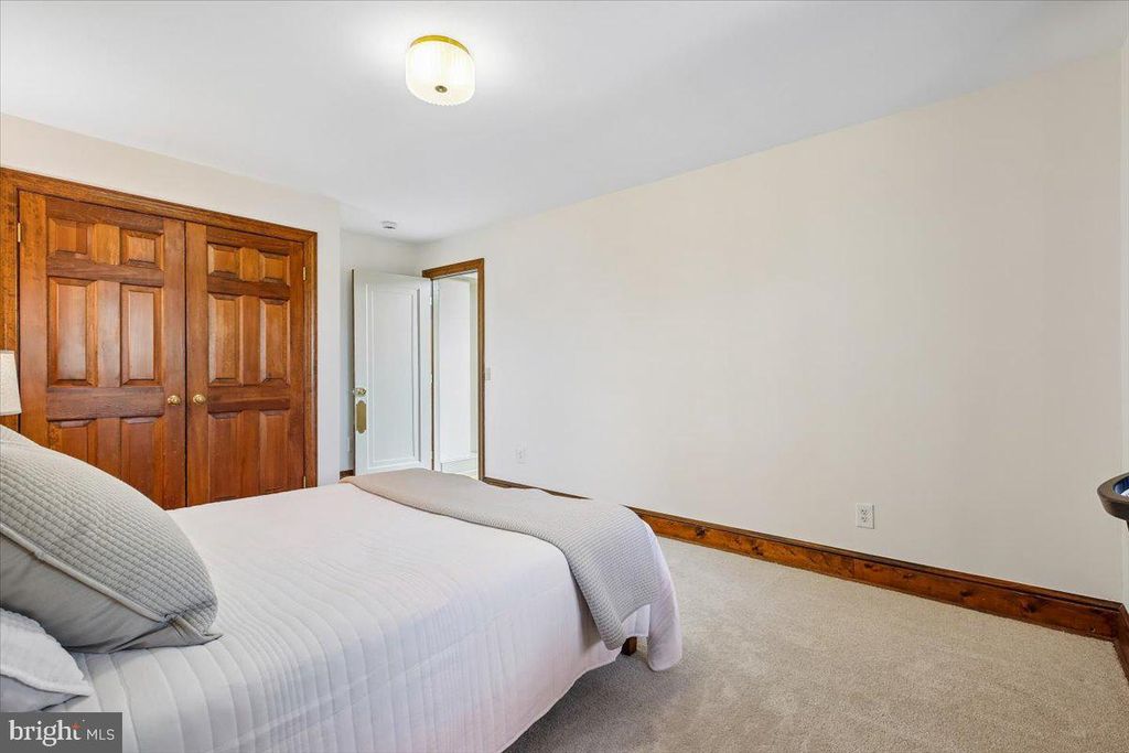 Image 24 of property listing at 6317 POE RD, Bethesda, MD 20817