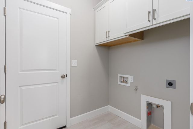 8705 Dusty Maiden Dr, Pasco, WA 99301