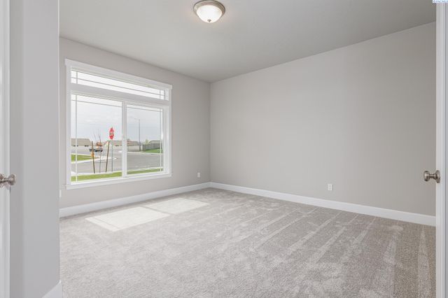 8705 Dusty Maiden Dr, Pasco, WA 99301