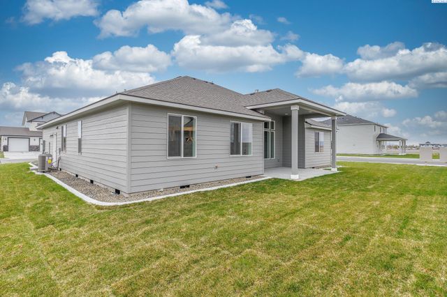 8705 Dusty Maiden Dr, Pasco, WA 99301