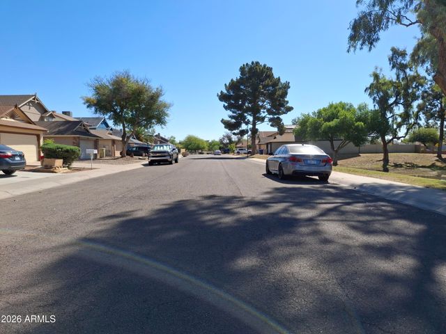 6408 W BECKER Lane, Glendale, AZ 85304