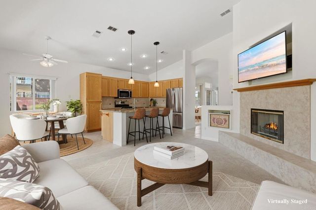 8899 Tobira Drive, Escondido, CA 92026