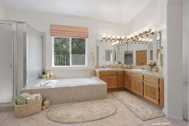 8899 Tobira Drive, Escondido, CA 92026