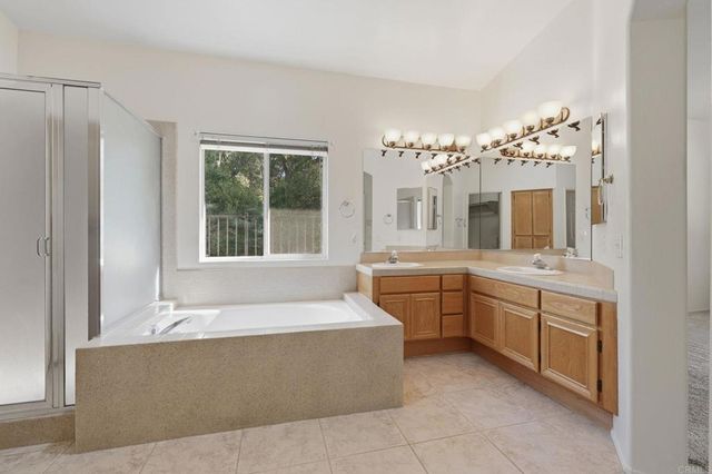 8899 Tobira Drive, Escondido, CA 92026