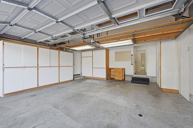 8899 Tobira Drive, Escondido, CA 92026