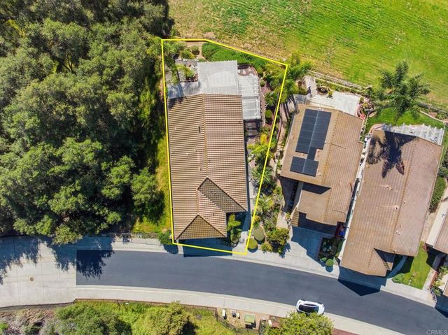 8899 Tobira Drive, Escondido, CA 92026