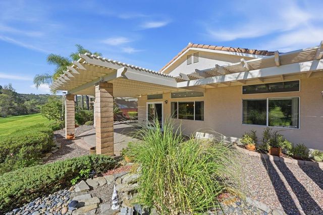 8899 Tobira Drive, Escondido, CA 92026