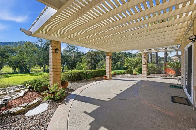 8899 Tobira Drive, Escondido, CA 92026