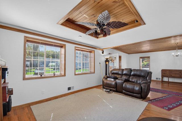 33940 Lagoon DRIVE, Burlington, WI 53105