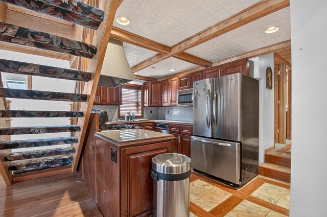 33940 Lagoon DRIVE, Burlington, WI 53105