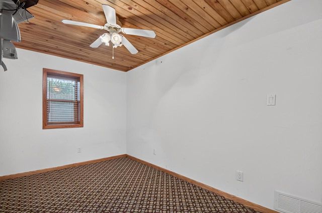 33940 Lagoon DRIVE, Burlington, WI 53105