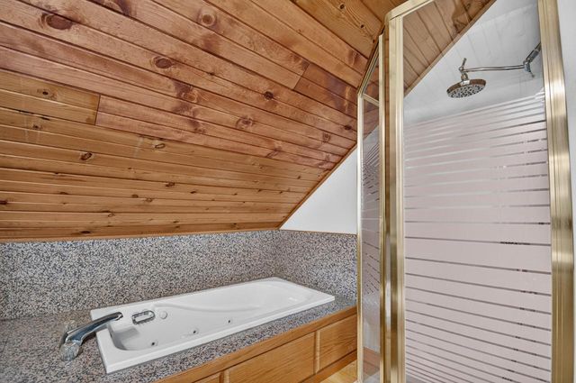 33940 Lagoon DRIVE, Burlington, WI 53105