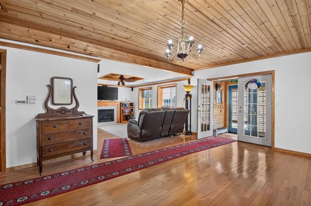 33940 Lagoon DRIVE, Burlington, WI 53105