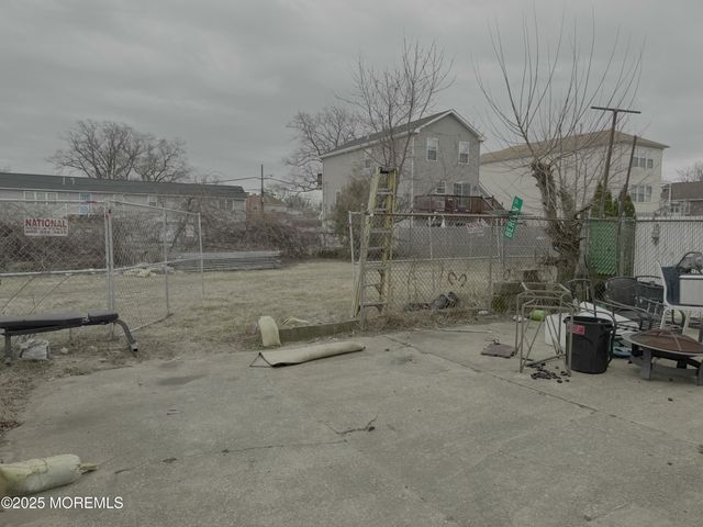 22 Bay Avenue, Keansburg, NJ 07734