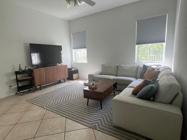 522 Live Oak Lane, Weston, FL 33327