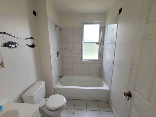 303 W 153rd Place, Calumet City, IL 60409