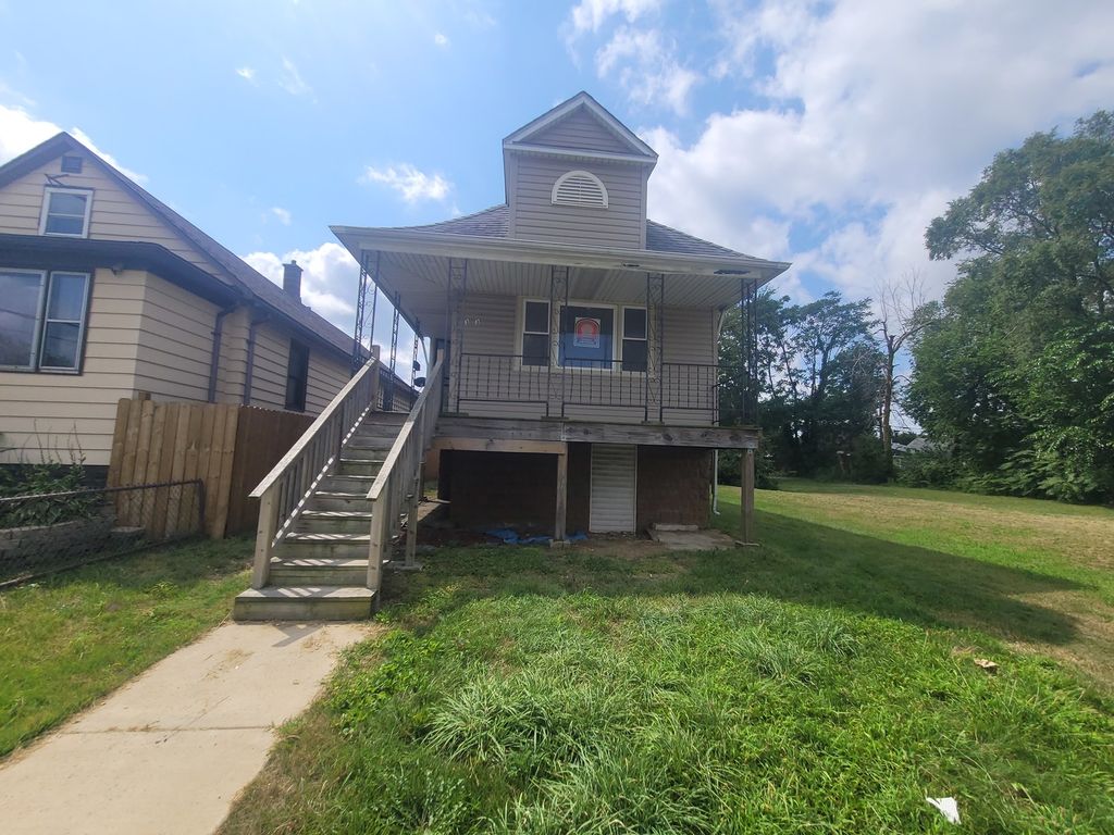 303 W 153rd Place, Calumet City, IL 60409