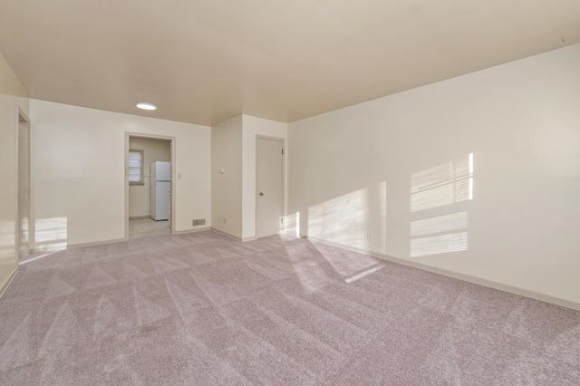 6124 E Harry St, Wichita, KS 67218