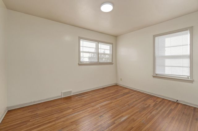 6124 E Harry St, Wichita, KS 67218