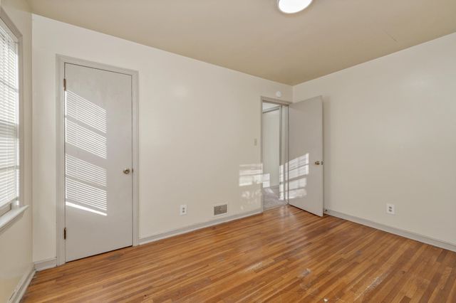 6124 E Harry St, Wichita, KS 67218