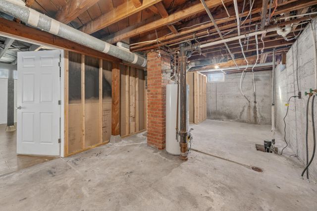 6124 E Harry St, Wichita, KS 67218