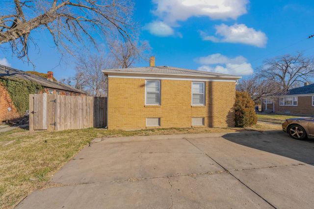 6124 E Harry St, Wichita, KS 67218