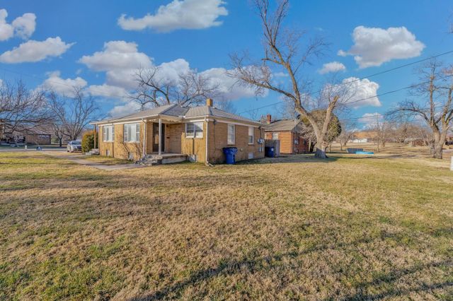6124 E Harry St, Wichita, KS 67218
