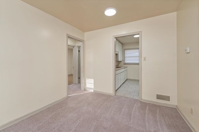 6124 E Harry St, Wichita, KS 67218