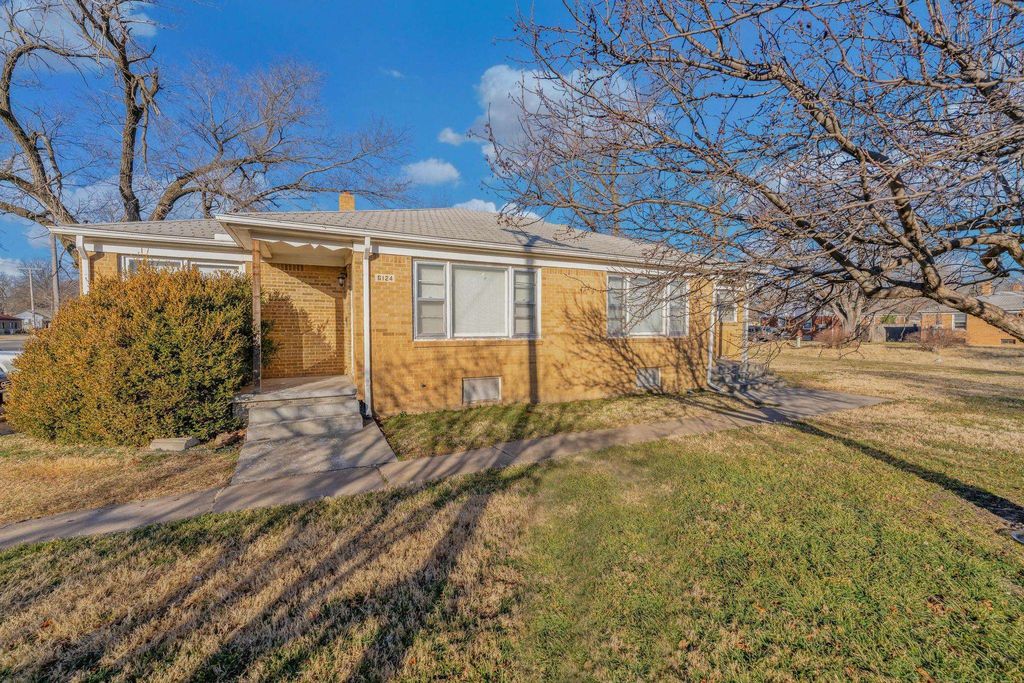6124 E Harry St, Wichita, KS 67218