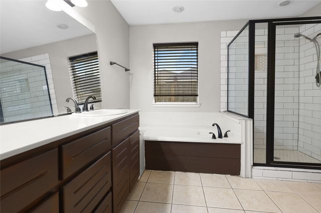 709 Elm Circle, Van Alstyne, TX 75495