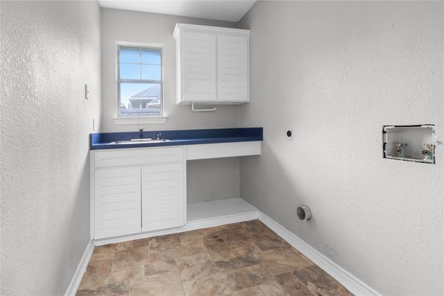 709 Elm Circle, Van Alstyne, TX 75495