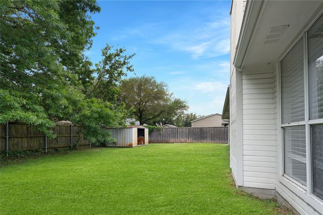 709 Elm Circle, Van Alstyne, TX 75495