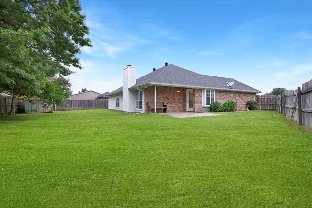 709 Elm Circle, Van Alstyne, TX 75495