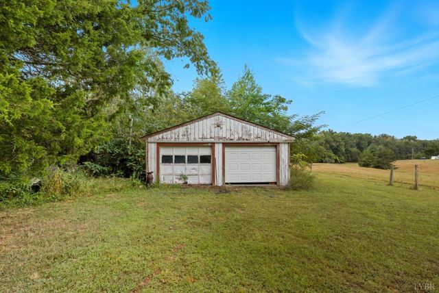 1809 Narrow Passage Road, Spout Spring, VA 24593