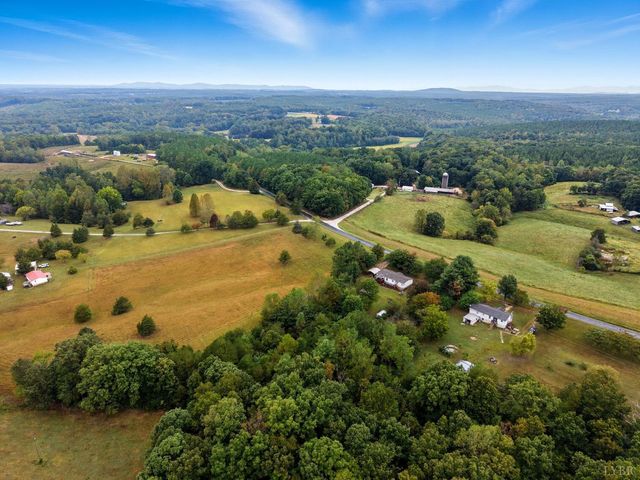 1809 Narrow Passage Road, Spout Spring, VA 24593
