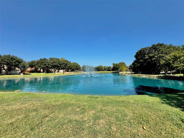 10520 Stoneside Trail, Fort Worth, TX 76244