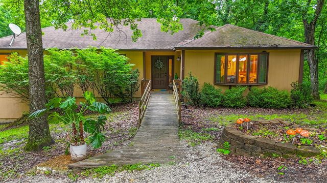3900 N MEYERSON DR, Columbia, MO 65202