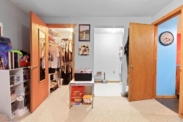 3900 N MEYERSON DR, Columbia, MO 65202