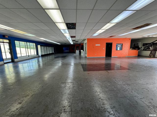 1320 36TH Avenue, Moline, IL 61265