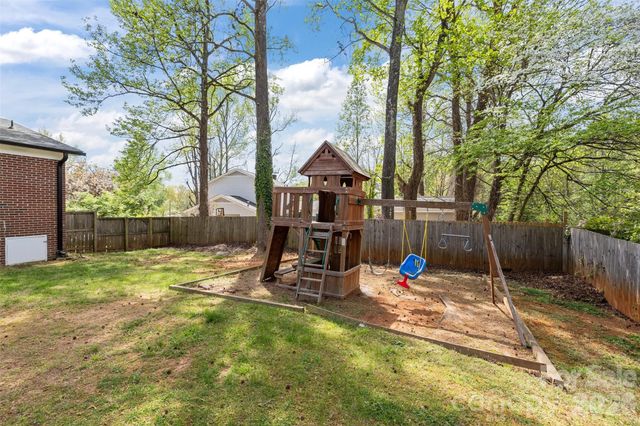 1735 Windyrush Lane, Gastonia, NC 28054