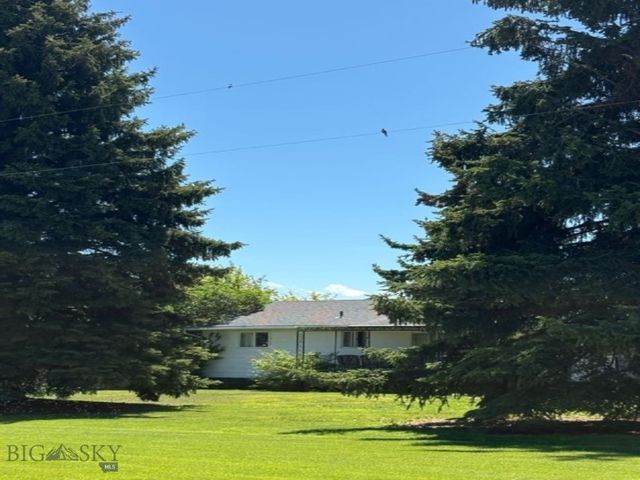 6235 Leonard Street, Manhattan, MT 59741