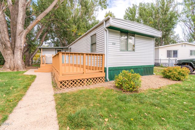 304 Buckingham Place, Bismarck, ND 58504 property photo