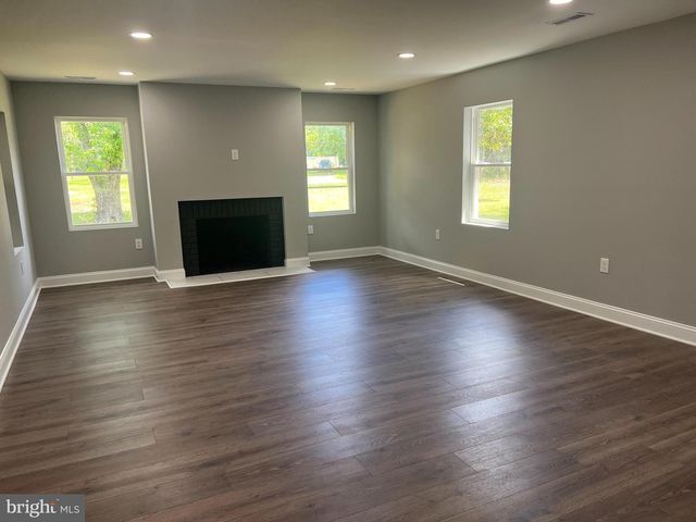 701 FARMINGTON RD W, Accokeek, MD 20607