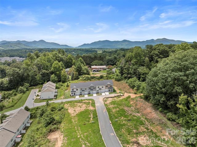 18 Bessie Luther Boulevard unit 40, Candler, NC 28715