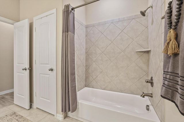 907 Swift Drive, Sherman, TX 75092